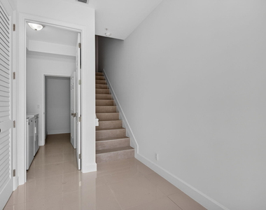 444 Nw 41st Street - Photo Thumbnail 20