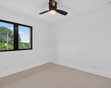 444 Nw 41st Street - Photo Thumbnail 17