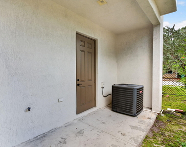 444 Nw 41st Street - Photo Thumbnail 32