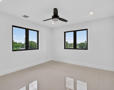 444 Nw 41st Street - Photo Thumbnail 11
