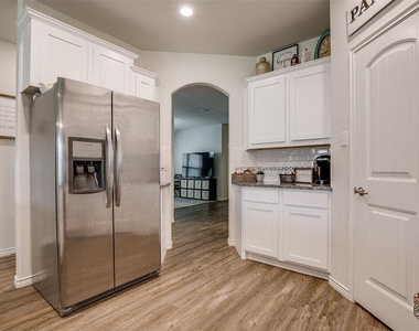 593 Jamestown Lane - Photo Thumbnail 8