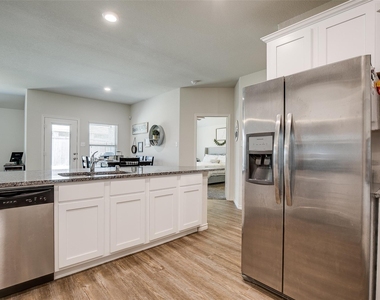 593 Jamestown Lane - Photo Thumbnail 7
