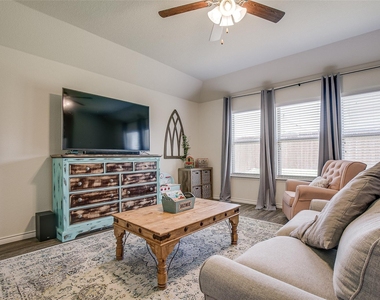 593 Jamestown Lane - Photo Thumbnail 10