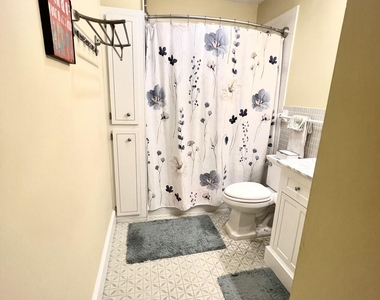 2211 Ne 67th Street - Photo Thumbnail 15