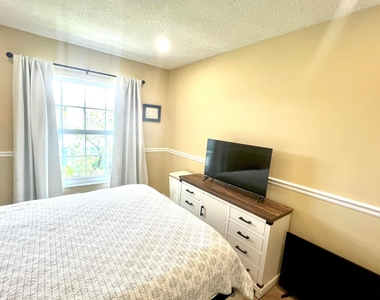 2211 Ne 67th Street - Photo Thumbnail 12