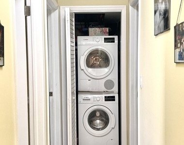 2211 Ne 67th Street - Photo Thumbnail 8