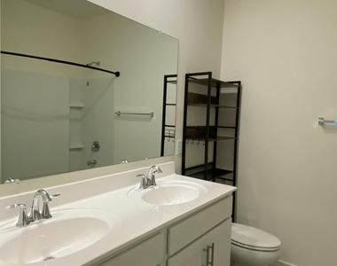 8335 N 22nd Drive - Photo Thumbnail 7