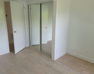 2313 N Congress Avenue - Photo Thumbnail 13