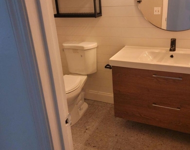 2313 N Congress Avenue - Photo Thumbnail 9
