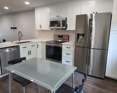 724 S Welch Street - Photo Thumbnail 1