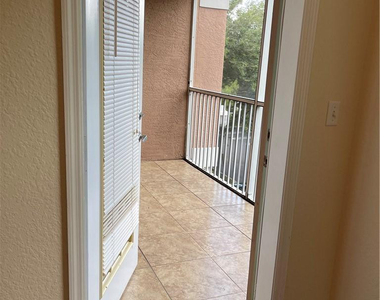 6842 W Sample Road - Photo Thumbnail 7