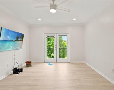 3102 Kings Road - Photo Thumbnail 5
