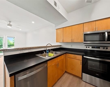 3102 Kings Road - Photo Thumbnail 2