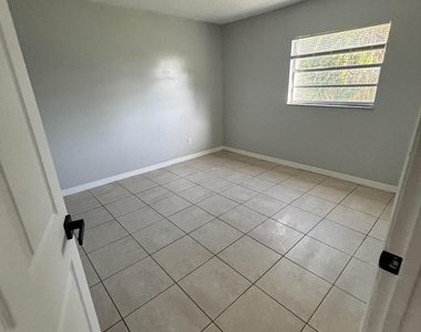 3208 Louisiana Avenue - Photo Thumbnail 7