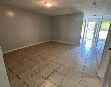 3208 Louisiana Avenue - Photo Thumbnail 4