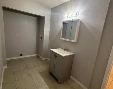 3208 Louisiana Avenue - Photo Thumbnail 3