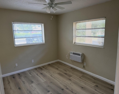 1004 Nw 2nd Street - Photo Thumbnail 6