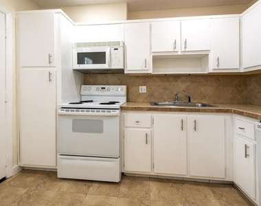 6061 N Falls Cir Drive - Photo Thumbnail 3