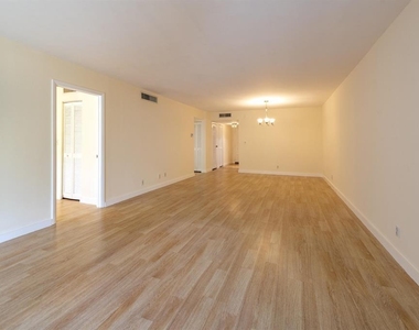 6061 N Falls Cir Drive - Photo Thumbnail 13