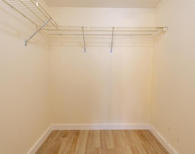 6061 N Falls Cir Drive - Photo Thumbnail 21