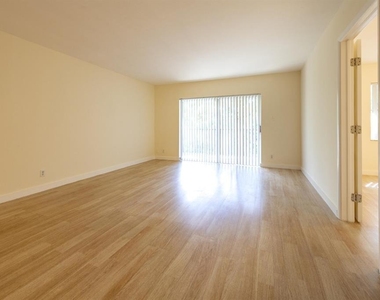 6061 N Falls Cir Drive - Photo Thumbnail 6