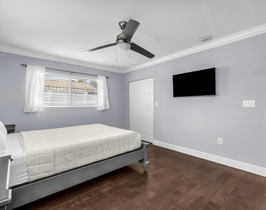 249 Se 3rd Avenue - Photo Thumbnail 2