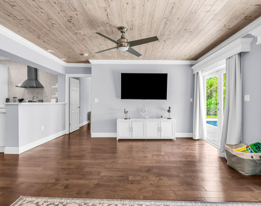 249 Se 3rd Avenue - Photo Thumbnail 14
