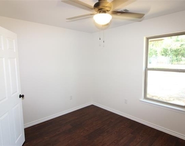 104 Boston Street - Photo Thumbnail 7