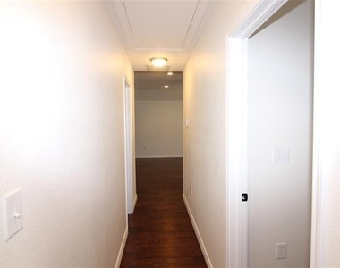 104 Boston Street - Photo Thumbnail 15