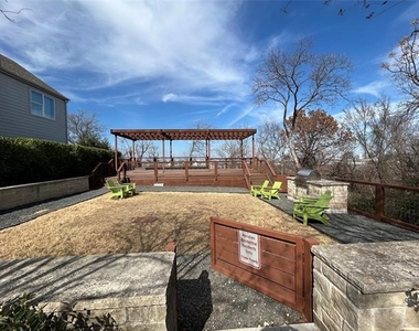 1229 Clifftop Lane - Photo Thumbnail 4
