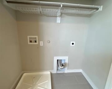 1229 Clifftop Lane - Photo Thumbnail 23