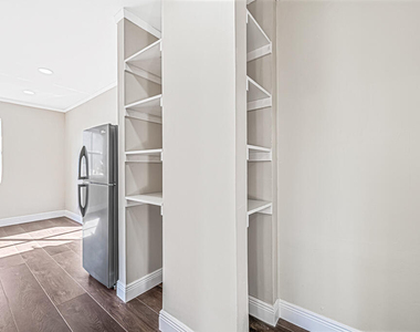 723 21st Street - Photo Thumbnail 2
