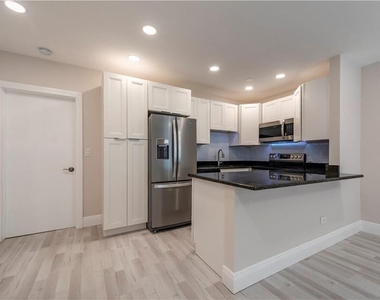 628 Ne 8th Avenue - Photo Thumbnail 3