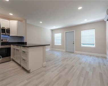 628 Ne 8th Avenue - Photo Thumbnail 5
