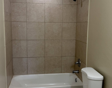 1135 Nw 7th Avenue - Photo Thumbnail 6