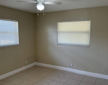 1135 Nw 7th Avenue - Photo Thumbnail 5