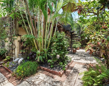 232 Australian Avenue - Photo Thumbnail 4
