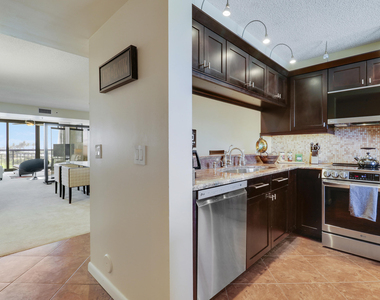 601 S Seas Drive - Photo Thumbnail 15