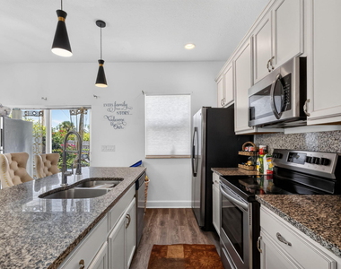 609 N F Street N - Photo Thumbnail 7