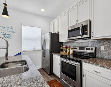 609 N F Street N - Photo Thumbnail 8