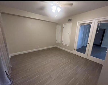 1109 E Broward Boulevard - Photo Thumbnail 9