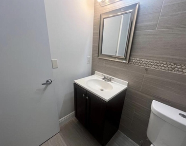 1109 E Broward Boulevard - Photo Thumbnail 11