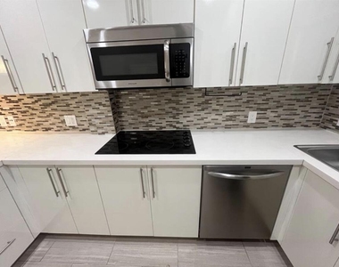 1109 E Broward Boulevard - Photo Thumbnail 6