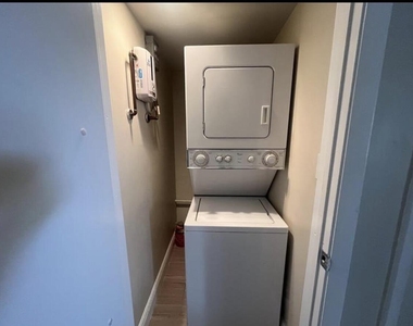 1109 E Broward Boulevard - Photo Thumbnail 12