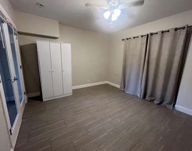1109 E Broward Boulevard - Photo Thumbnail 8