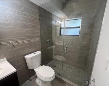 1109 E Broward Boulevard - Photo Thumbnail 10