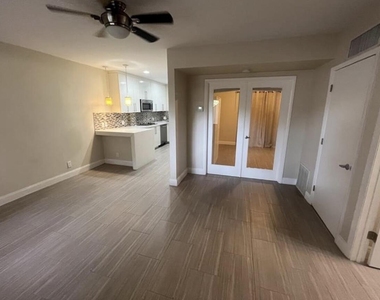 1109 E Broward Boulevard - Photo Thumbnail 3