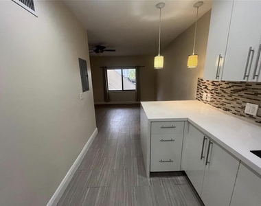 1109 E Broward Boulevard - Photo Thumbnail 7