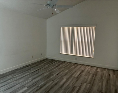 4309 Se Scotland Cay Way - Photo Thumbnail 10