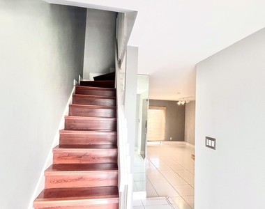 4103 Ne 21st Terrace - Photo Thumbnail 6